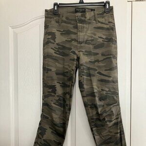 Women's Lucky Brand Los Angeles Camouflage Pants Size 2/26
